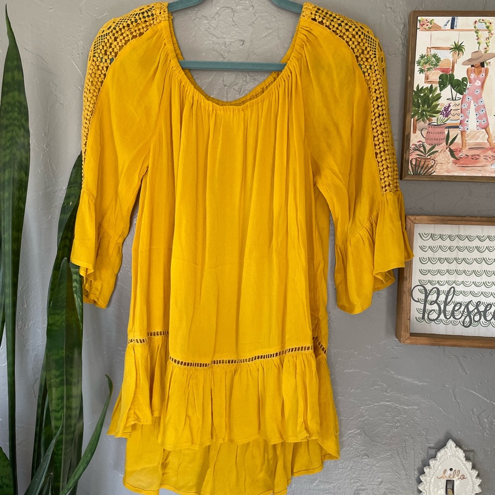 Fever Sunflower yellow blouse, size Medium